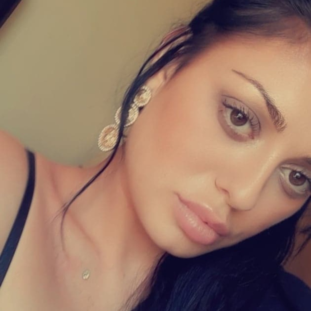 Meet your Posher, Chanel